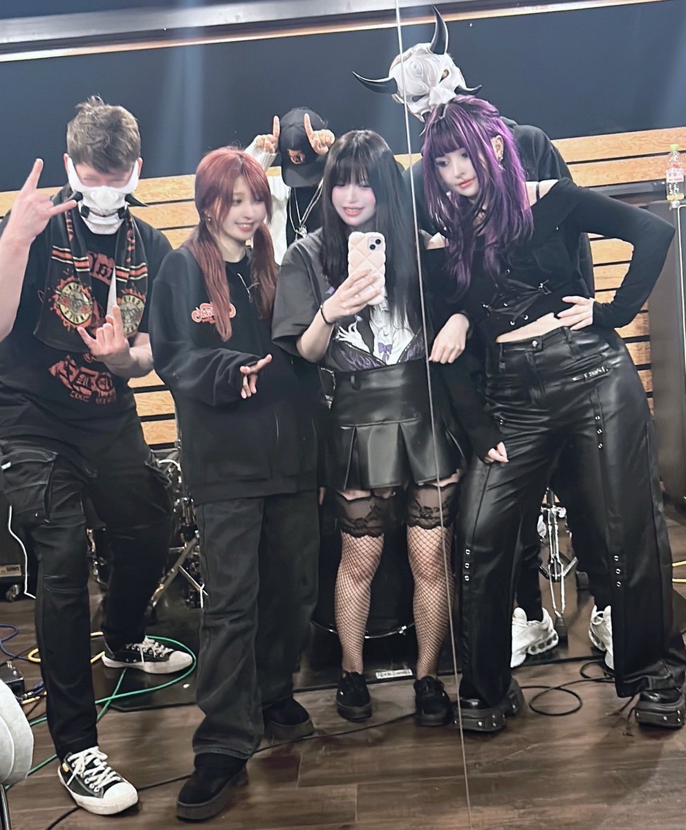 NEON ONI tweet media