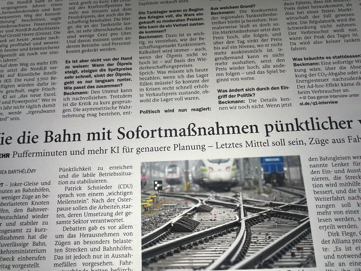 HasselerMartina's tweet image. Aah, die #Bahn entdeckt die #KI! Finally! Die soll also die #magicbox für Pünktlichkeit sein! Aber wie soll das funktionieren, wenn selbst neue Strecken und Stellwerke nicht mal digitalisiert sind!