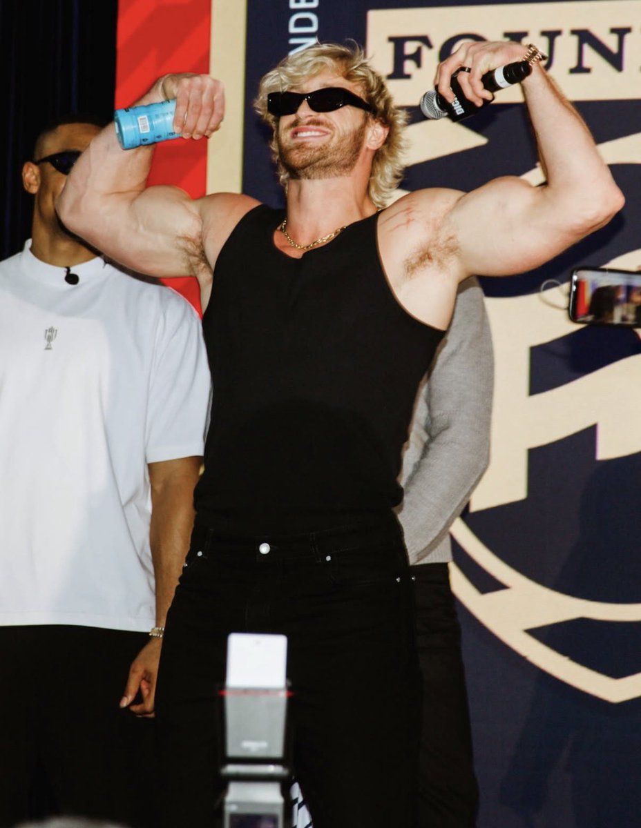 hotties ⋆.˚ tweet media