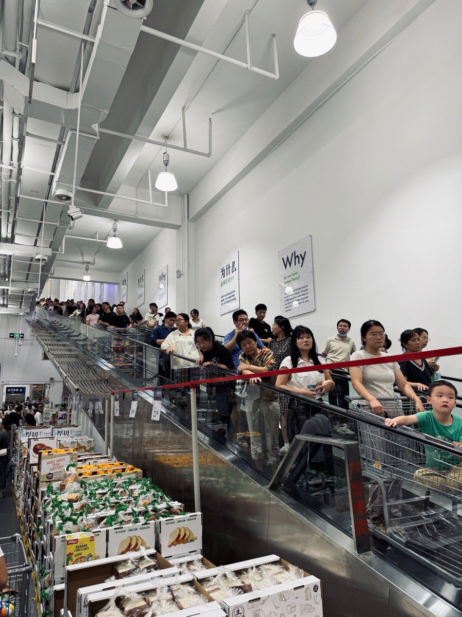 Alex Saluteme Brown tweet media