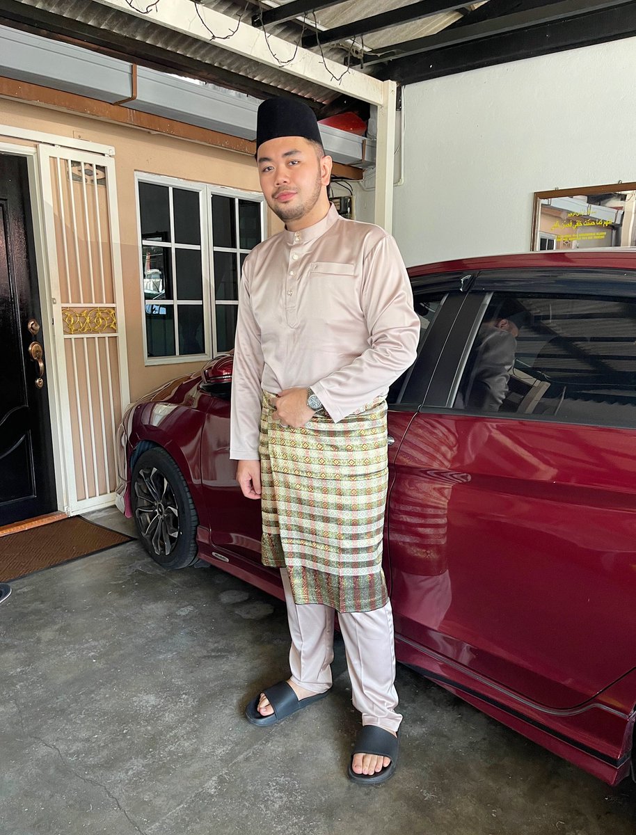 ashravvian's tweet photo. 1st Day of Eid Mubarak! #TeamRayaSeremban https://t.co/AzwkAaEQMh