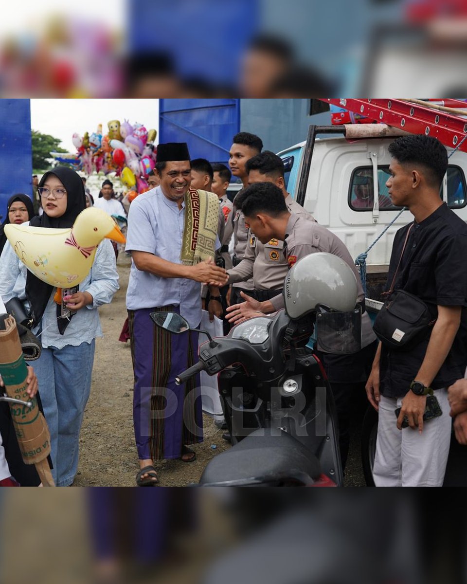 PolairudK's tweet photo. Perbedaan waktu pelaksanaan ibadah bukanlah sebuah penghalang, melainkan wujud indahnya toleransi umat beragama di Indonesia. Ribuan jamaah Muhammadiyah di Sulawesi Barat telah melaksanakan Sholat Idul Fitri 1447 H yang dipusatkan di Stadion Manakarra, Jumat (20/3). https://t.co/NeOotDdWsu