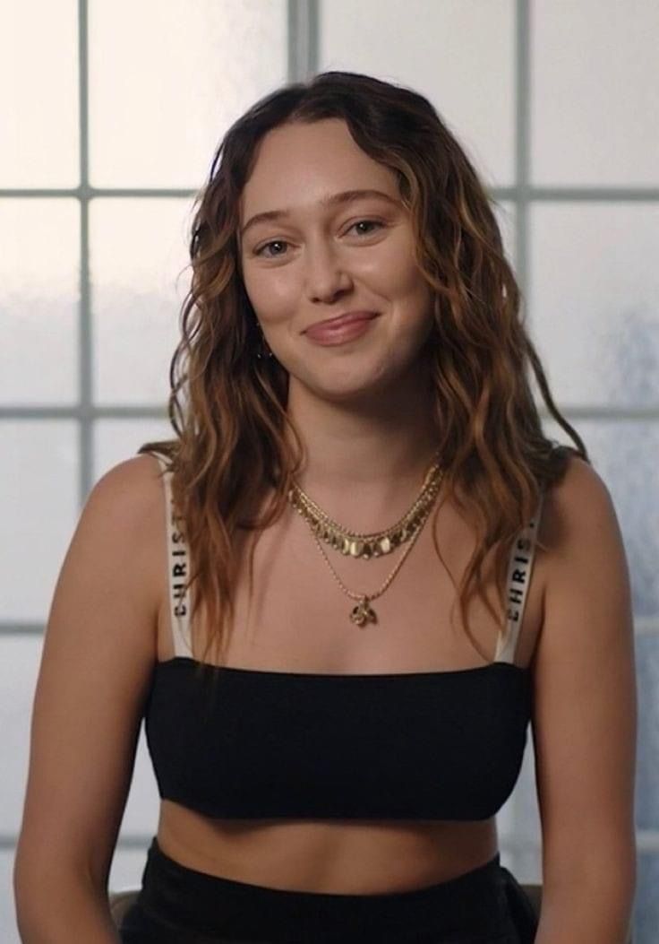 hourly alycia tweet media