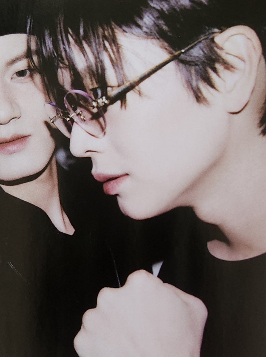 육성재가 지금 얼굴로 4세대도 이기고 5세대도 이기고 다 이겨주고 계심