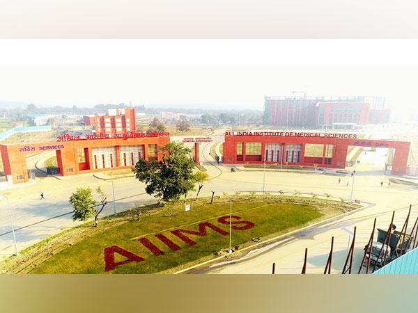 DarKoshal's tweet image. A new chapter in cancer treatment begins in J&amp;amp;K 🧬🔥
HIPEC at AIIMS #Jammu means better outcomes, reduced costs &amp;amp; hope for many families. 🙏
Progress that truly matters! 💙

#CancerTreatment #HealthcareDevelopment #JammuKashmir #Hope