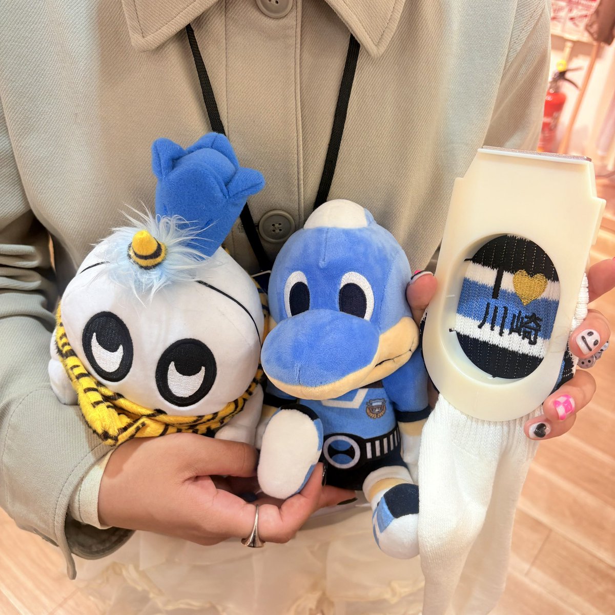 明日は #横浜fマリノス 戦🇫🇷🔥

I🩵川崎刺繍の注文増えてます🐬🔥🔥
青黒ラインソックスの在庫もまだまだございますので是非チェックです🩵🖤

#frontale #サポショ