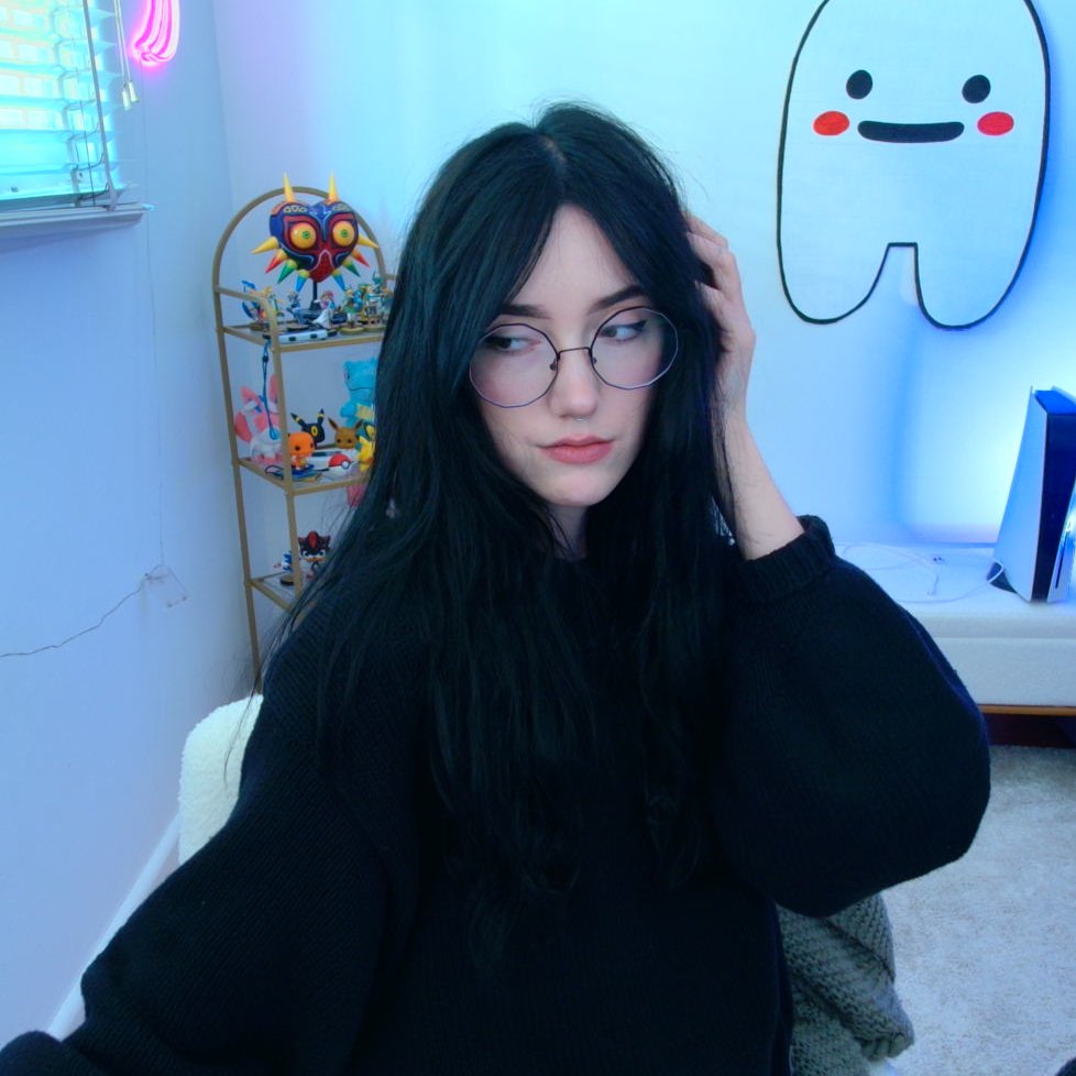 paipoop :3 tweet media