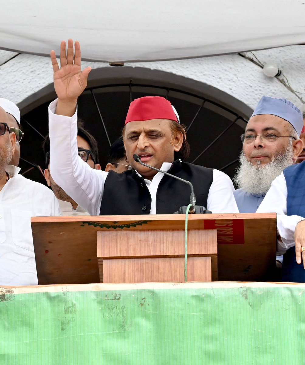 yadavakhilesh's tweet photo. संदेश ये देता ईद मिलन
हो ख़ुशहाली और अमन https://t.co/AAFKlamhoX