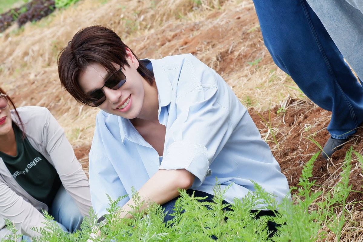 Tiny 😚

MAMI TRIP WITH PHUWIN

#MamixPhuwinKhaoyai
#phuwintang <a href="/phuwintang/">phuwintang</a>