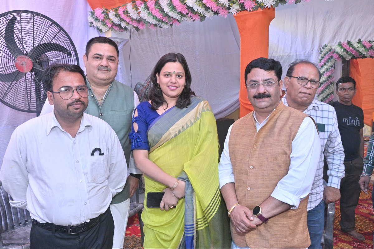 🔸🔸 पीलीभीत सिन्धी सेवा समिति द्वारा आयोजित भगवान झूलेलाल जी के जन्मोत्सव के शुभ अवसर पर कीर्तन और भंडारे का आयोजन किया गया। जिसमे सम्मिलित होकर पूजा अर्चना कर भंडारे का प्रसाद ग्रहण करने का अवसर प्राप्त हुआ।

📍: Pilibhit

#yogiadityanath #bareilly #bjp #bjpindia #bjp4ind