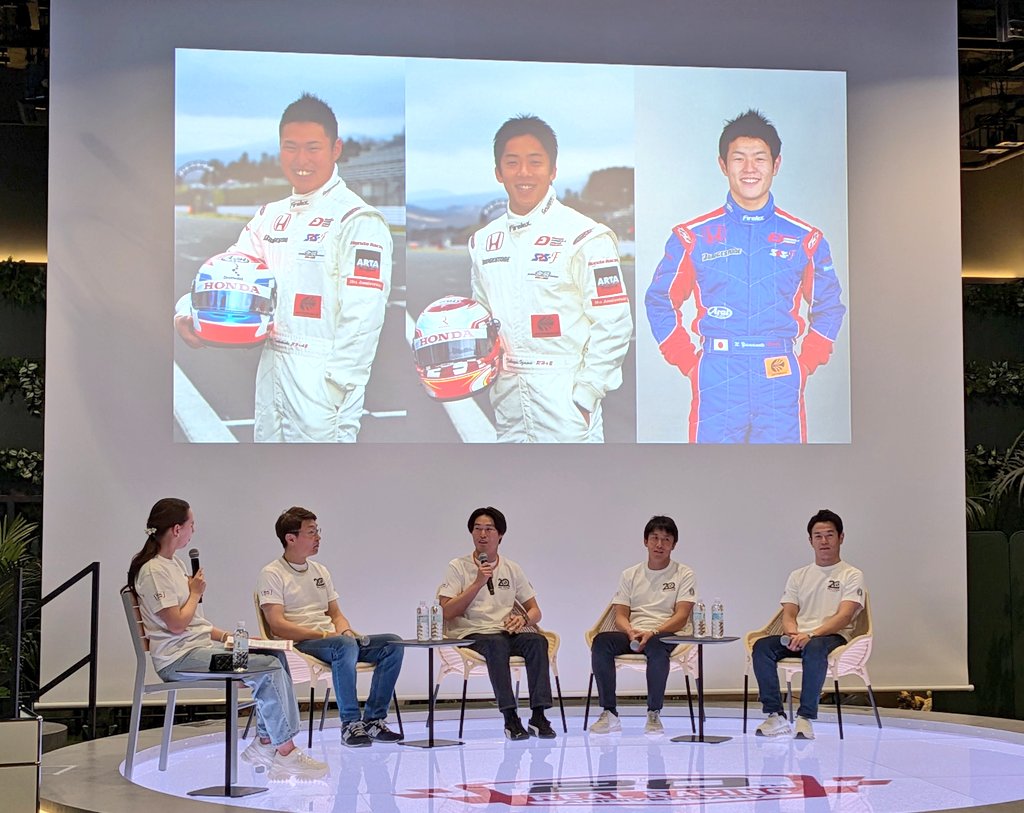 siro96nora's tweet image. リアルのイベント楽しかった！！それにしても笑ったわぁ🤣
プロテクターのすごいチームだと口々に言ってましたね🏁ドライバーが気持ちよくレース出来るって良い環境よね👏良いチームに出会えました☺️
記念品が豪華でビビり散らかしました✨

#RR20