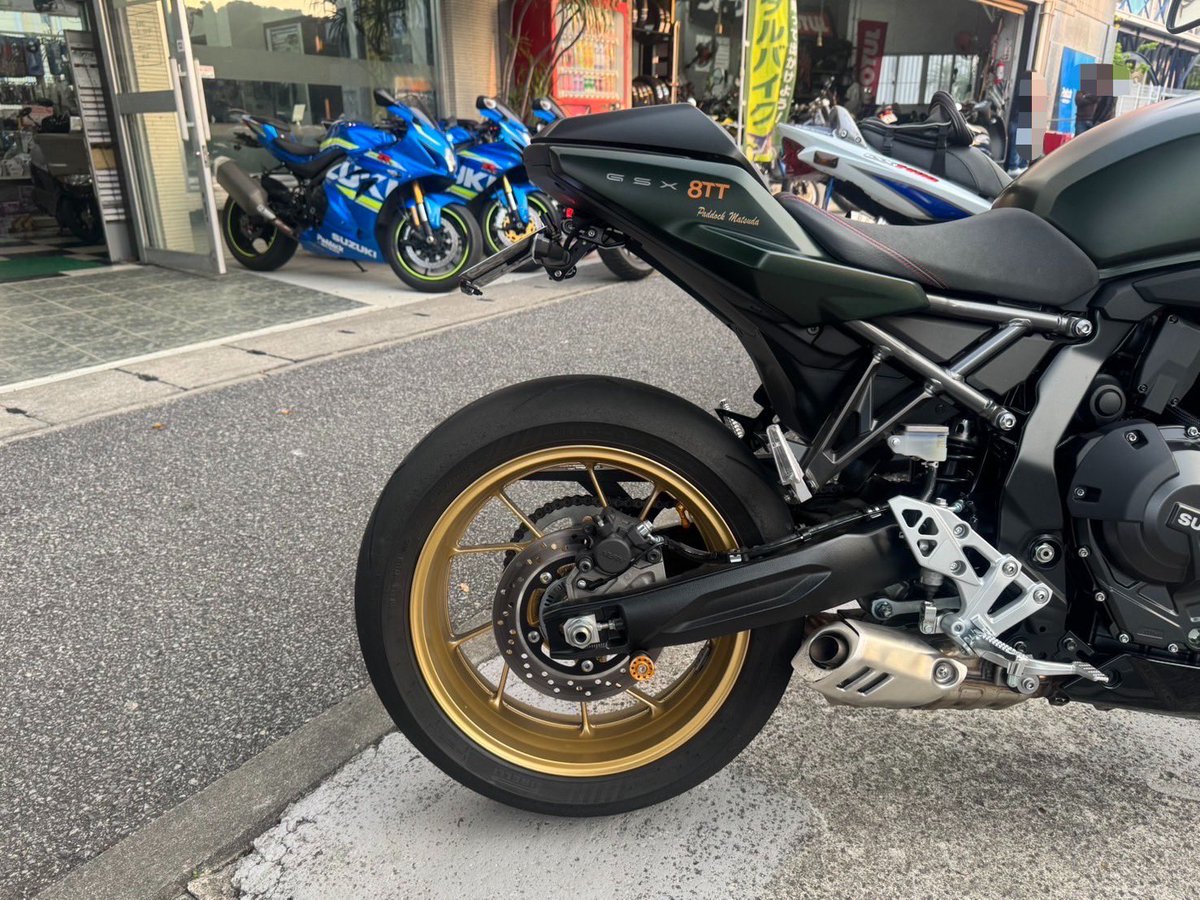 shin403k's tweet photo. フェンダーレス、取付はパドックさんにお願いしました🔧
いつもありがとうございます🙇♂️
#GSX8TT
#SBSパドック松田
#MIXS
#ミクス https://t.co/msDd4ByLJp