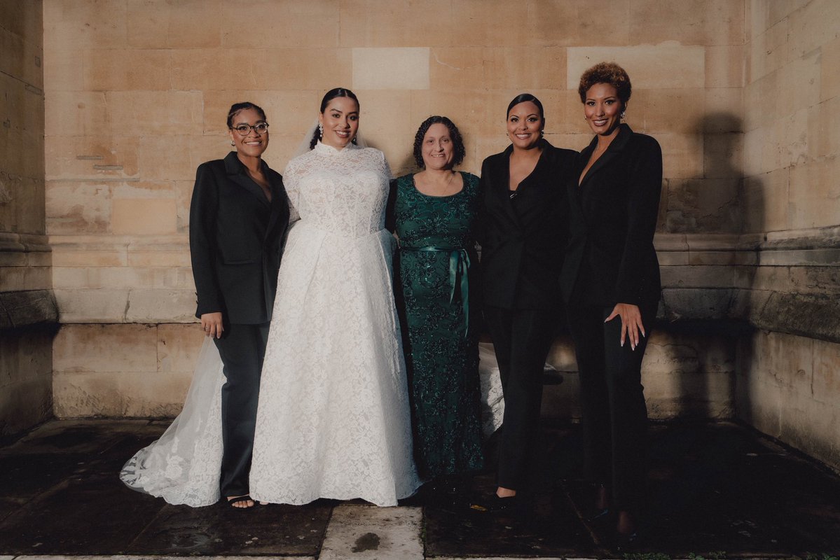 Mahala🇱🇨🇻🇮🏳️‍🌈 tweet media