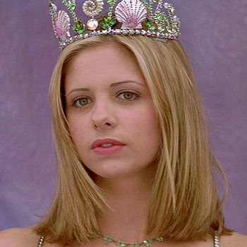 this_is_digi's tweet photo. @juliecornewell @retrocvnty No, that was years later, but it is how we got her bob in Season 2 https://t.co/LoA8rL1axI