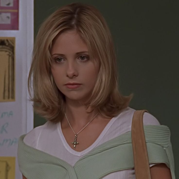 this_is_digi's tweet photo. @juliecornewell @retrocvnty No, that was years later, but it is how we got her bob in Season 2 https://t.co/LoA8rL1axI