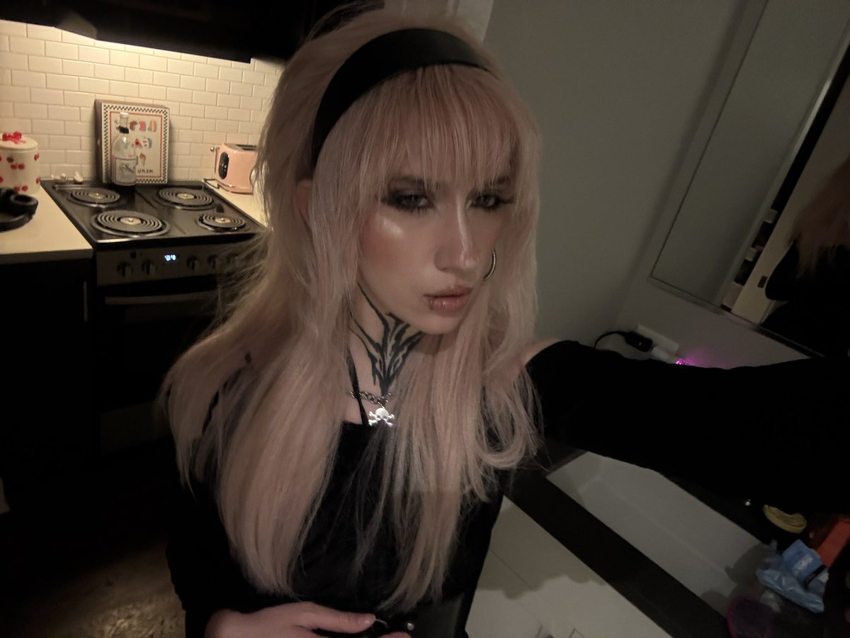 HARLOW!! tweet media