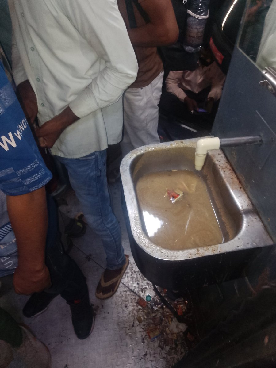 Akash Pachouri (मोदी का परिवार) tweet media