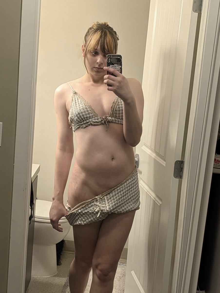 kliss🍓🏳️‍⚧️ tweet media