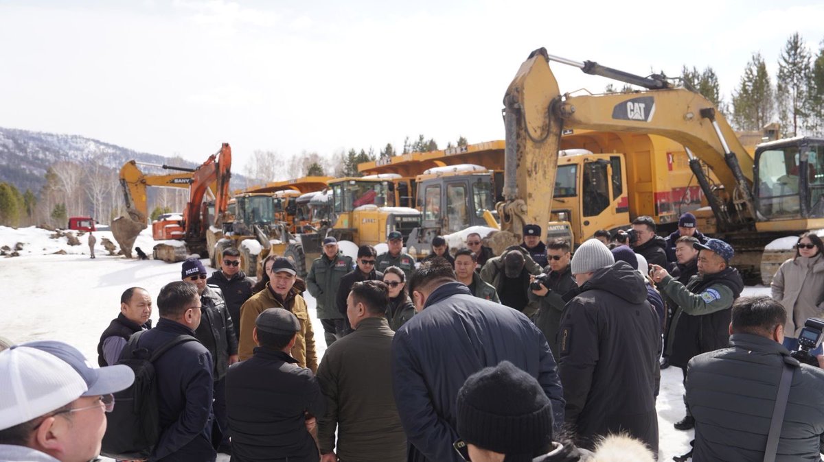 Гонгорын Дамдинням tweet media