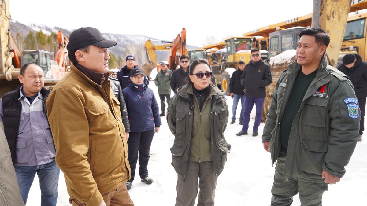 Гонгорын Дамдинням tweet media