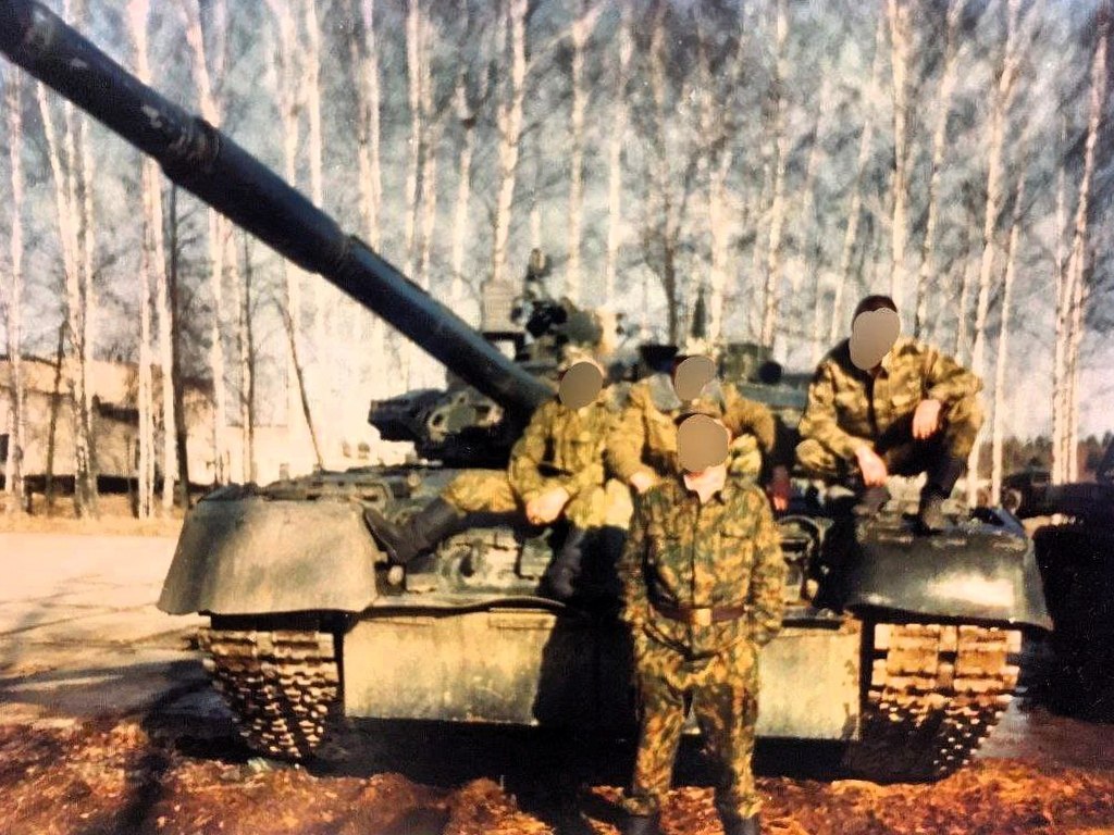 artemkintop's tweet photo. Танк Т-80БА в Кубинке, 2003-й год.

#т80 #фотоархив #танки #tank https://t.co/oklqBXkdm6