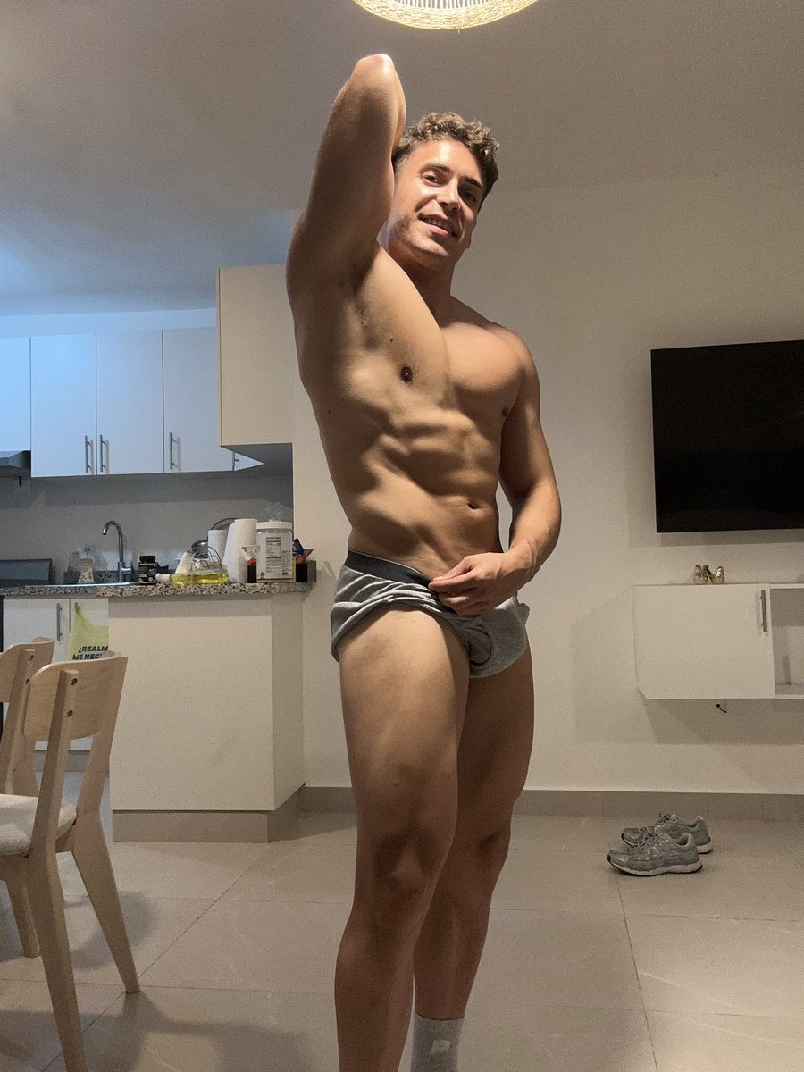 Emninene tweet media