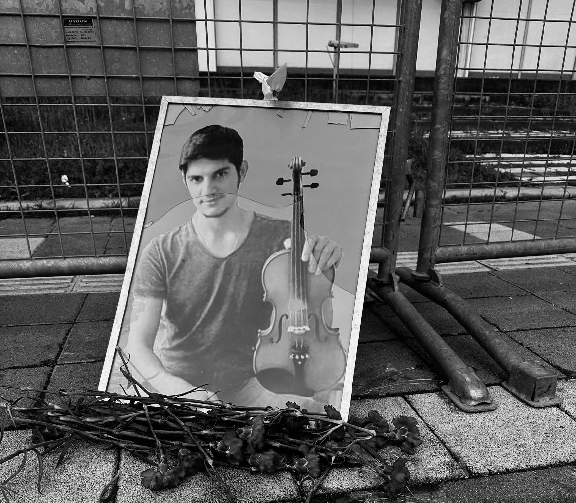 orhan_adnan's tweet photo. “Kemal sen baharın daha açmamış çiçeğisin.”

Unutmadık, unutmayacağız. Newroza te pîroz be, Kemal! https://t.co/GGEjt4yP9J