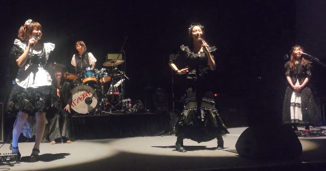 MCの時に、最初はKANAMI先生が会話の内容を英語でフォローしていたのに、途中からほぼ日本語でやりとりするようになって驚きでした。香港のファンの方が日本語をかなり勉強してくれたことがとても嬉しかったですね。　 #bandmaid