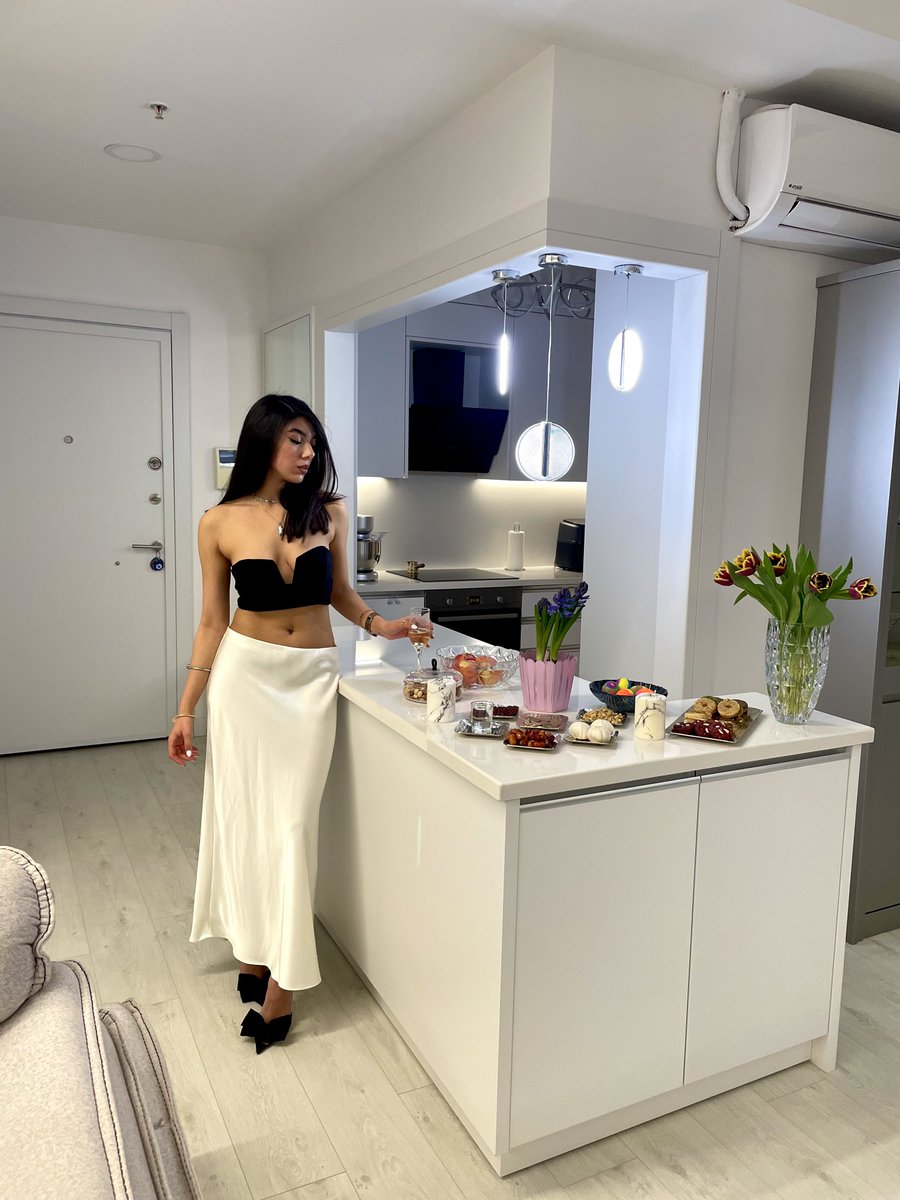 moonalin tweet media