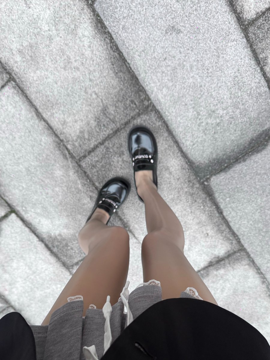 xiaayue's tweet photo. 原味灰丝脚戳中了谁的xp？给我狠狠的吸。顺带一提这姿势好，都不用我费什么力气。 https://t.co/P6IMQ40uux