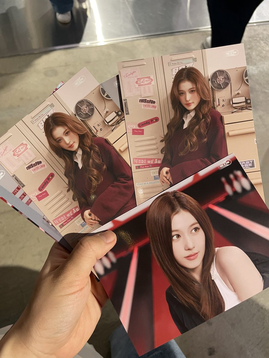 jy_melon's tweet photo. POPUP Store

求：ジョンヨン💚･モモ🩷
譲：画像の品(リプにもあります)

MISAMO同士で交換できるとありがたいですが、お気軽にお声掛けください！
本日原宿での手渡し交換をお願いいたします！
※4/25国立での交換も可能です。

 #TWICE交換 https://t.co/sN3xO6F8jg