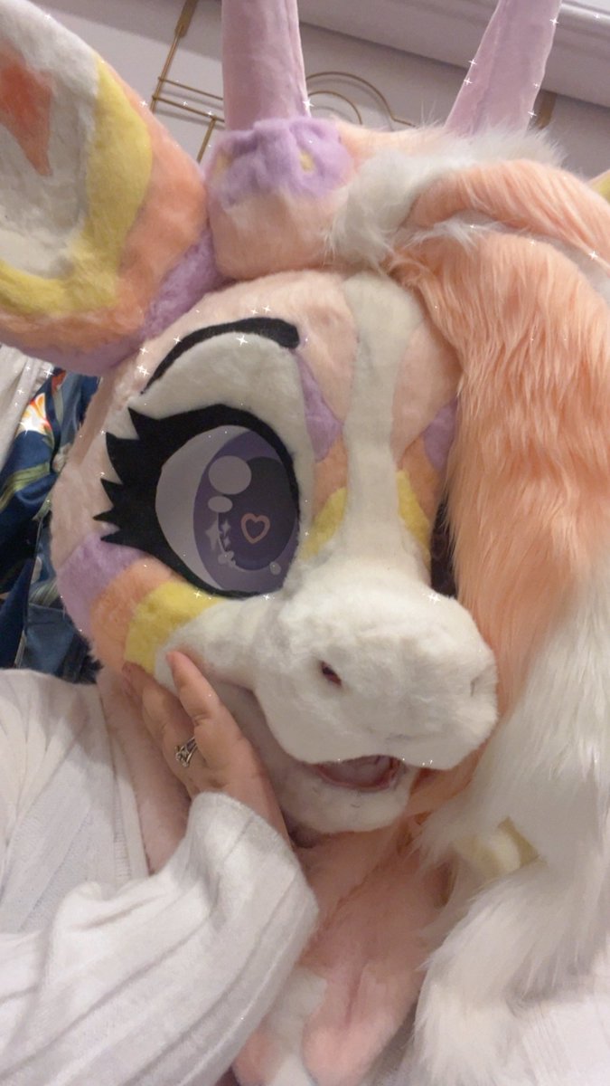 AeloryaStar🔜CanFur tweet media