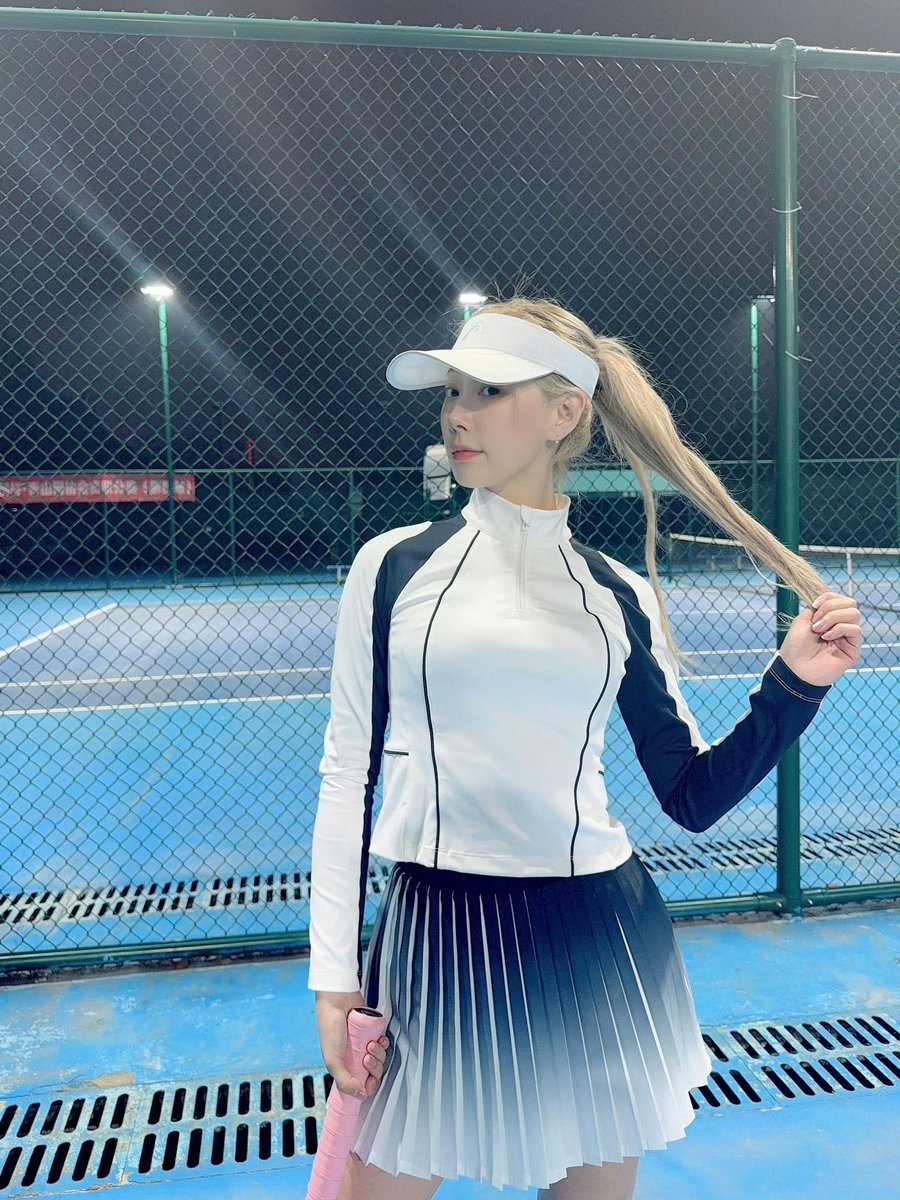 Handong Fans tweet media