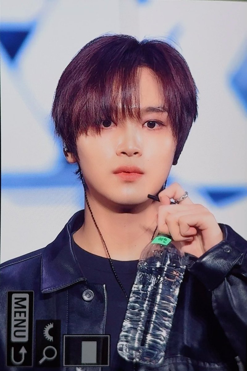 𝙃𝙄𝙓 tweet media