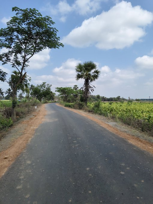 komalakrishn ™ tweet media