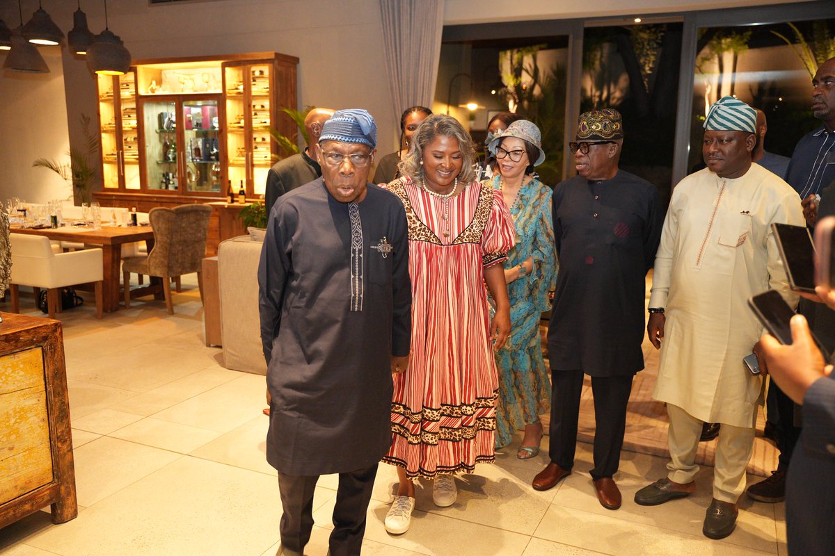 FirstLadyNam3's tweet photo. Yesterday, Ms Geingos received a courtesy visit from former President of the Federal Republic of Nigeria His Excellency Chief Olusegun Obasanjo, at her residence.

H.E. Obasanjo is in Namibia as the Guest of Honour for the 36th Independence anniversary celebrations. https://t.co/9ACp7lIjSB