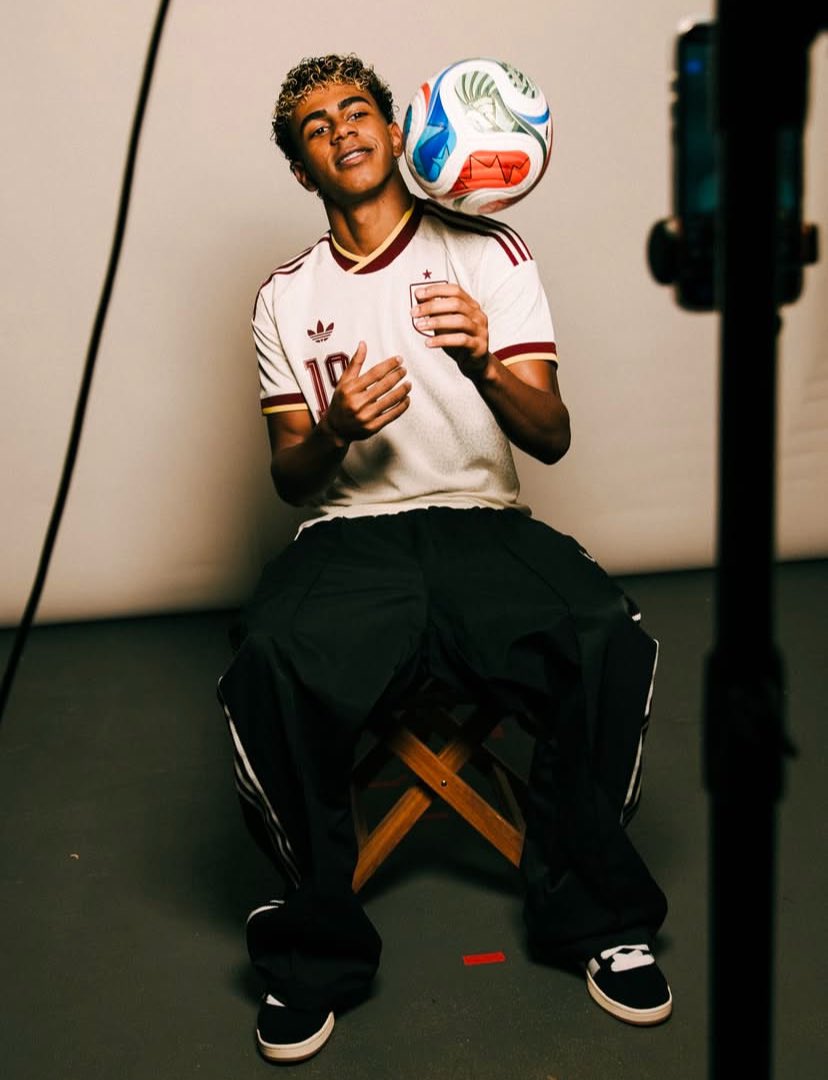 swift_line's tweet photo. 🚨 PRE-ORDER NOW 🚨

The World Cup 2026 Away Kits are officially available for pre-order! 🌍⚽

Be the first to rock your team’s new look before the global kickoff. Limited quantities — once they drop, they’re gone.

⏳ Secure yours early
📦 Be first in line for delivery

DM to pre-order now. Don’t wait. 🔥

#PreOrderNow #WorldCup2026 #AwayKits