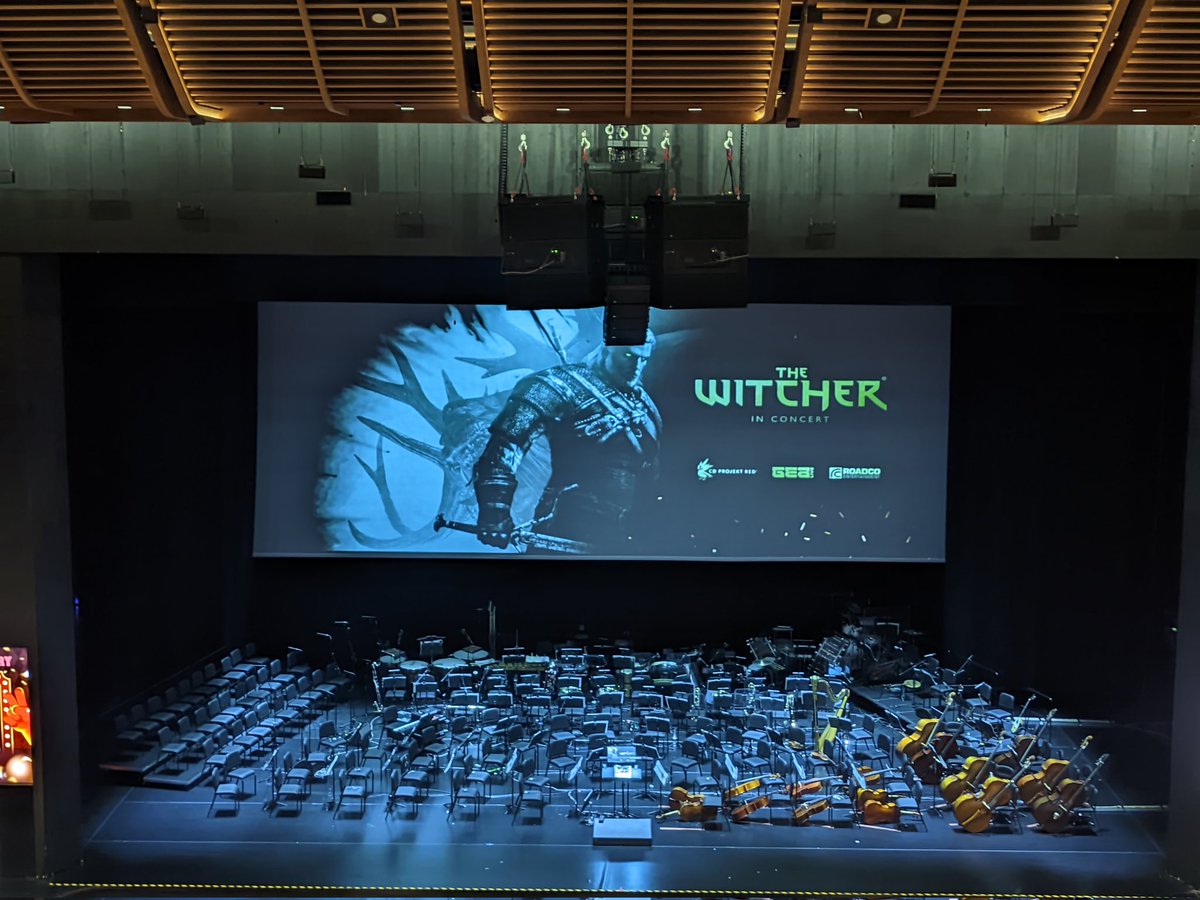 purelyFloating tweet media