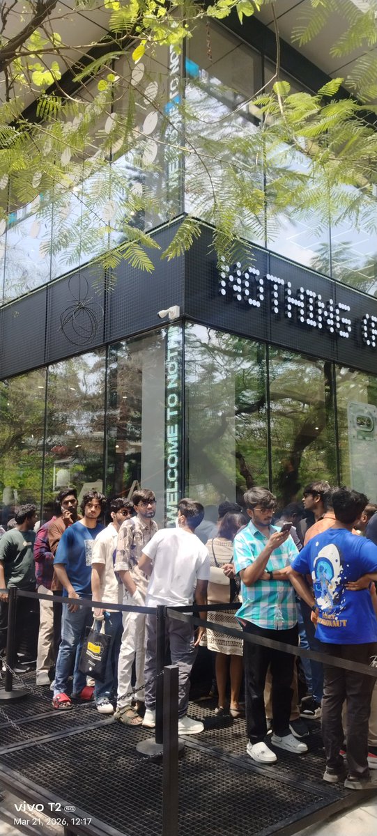 Techsmartdaily1's tweet photo. Hi! 👋 Welcome to the Nothing Showroom ✨
Excited to explore the latest Nothing devices — clean design, transparent aesthetics, and a truly unique tech experience. ⚡📱
Stay tuned for hands-on impressions and updates!
#Nothing #NothingTech #TechVisit #Smartphones @TechWhirlUlt https://t.co/n9v8l0NUut