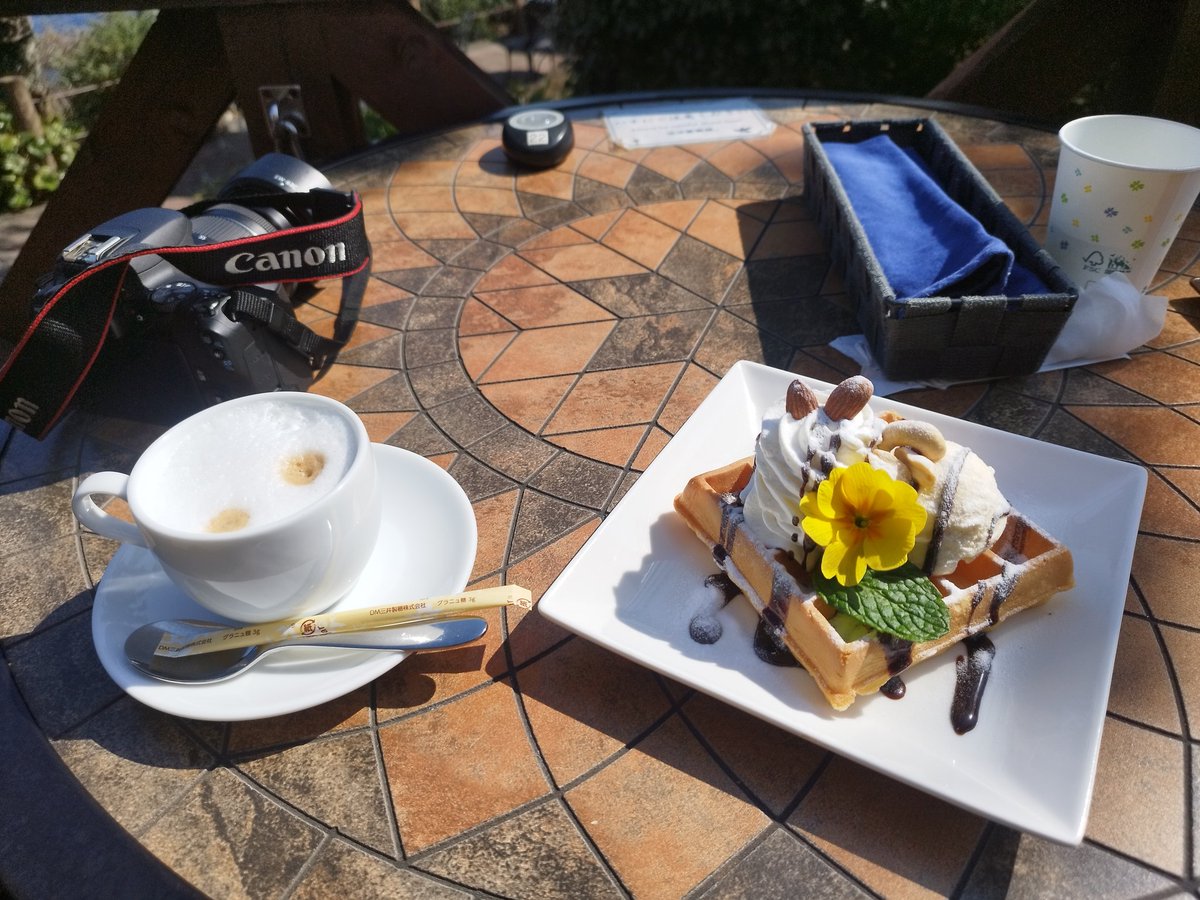 pikachudebigode tweet media