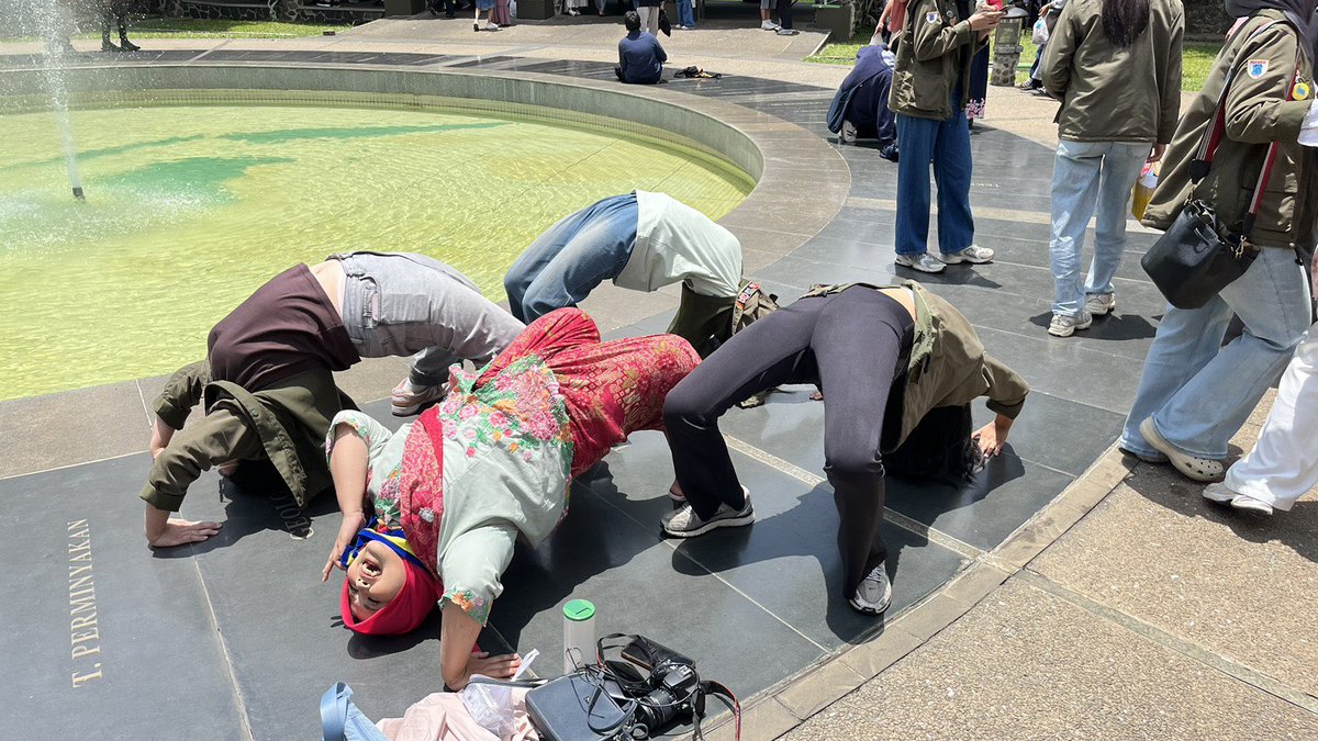 🅰️lin tweet media