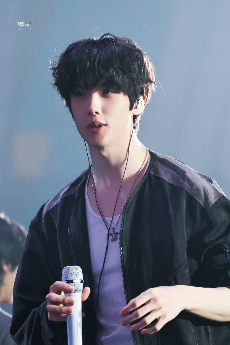 𝗥𝗘𝗗 𝗖𝗛𝗘𝗖𝗞 tweet media