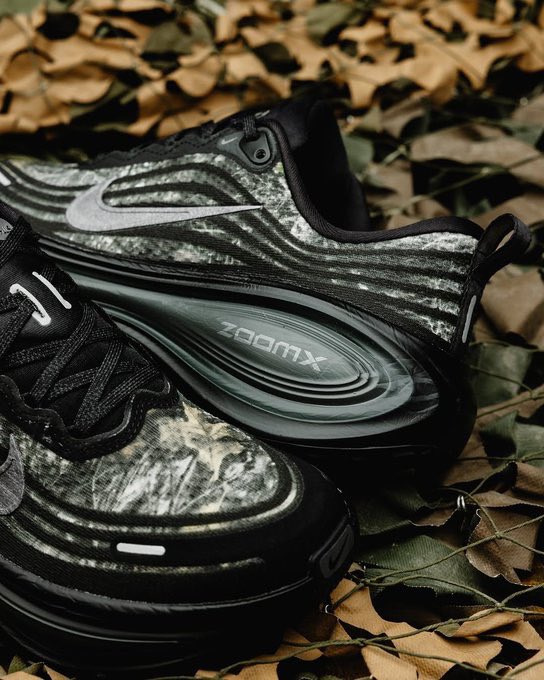 JustFreshKicks tweet media