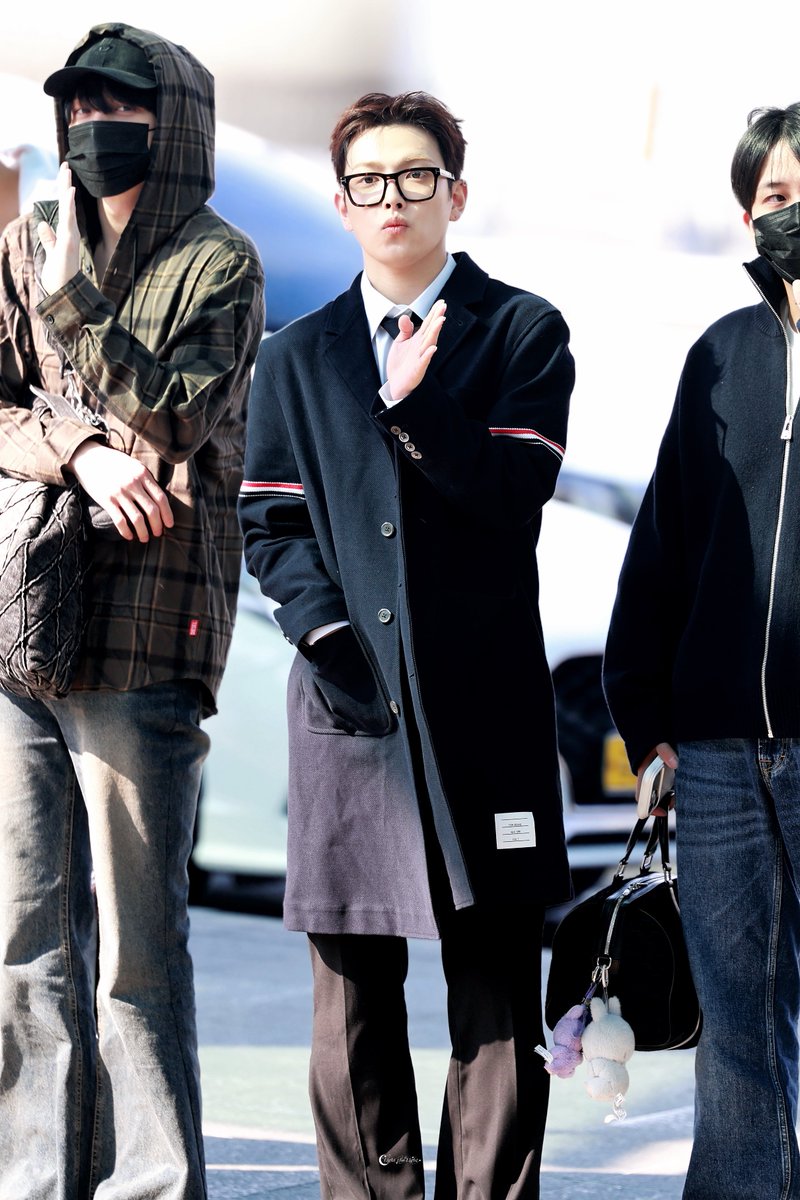 𝑳𝒊𝒈𝒉𝒕 𝒕𝒉𝒆 𝑳𝒊𝒈𝒉𝒕 tweet media