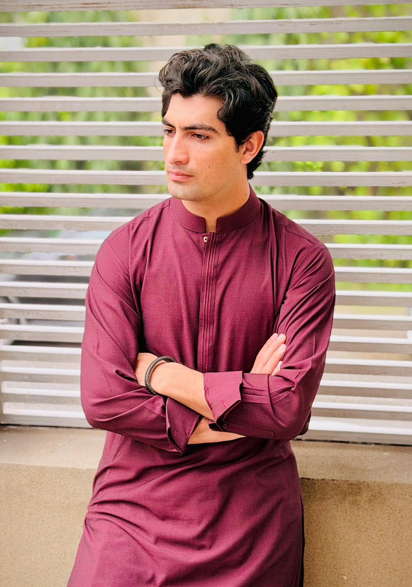iNaseemShah's tweet photo. On this blessed day, I wish you and your family health, happiness, and countless blessings.

From my family to yours, Eid Mubarak 🤍 https://t.co/Kq6WFA1L2G