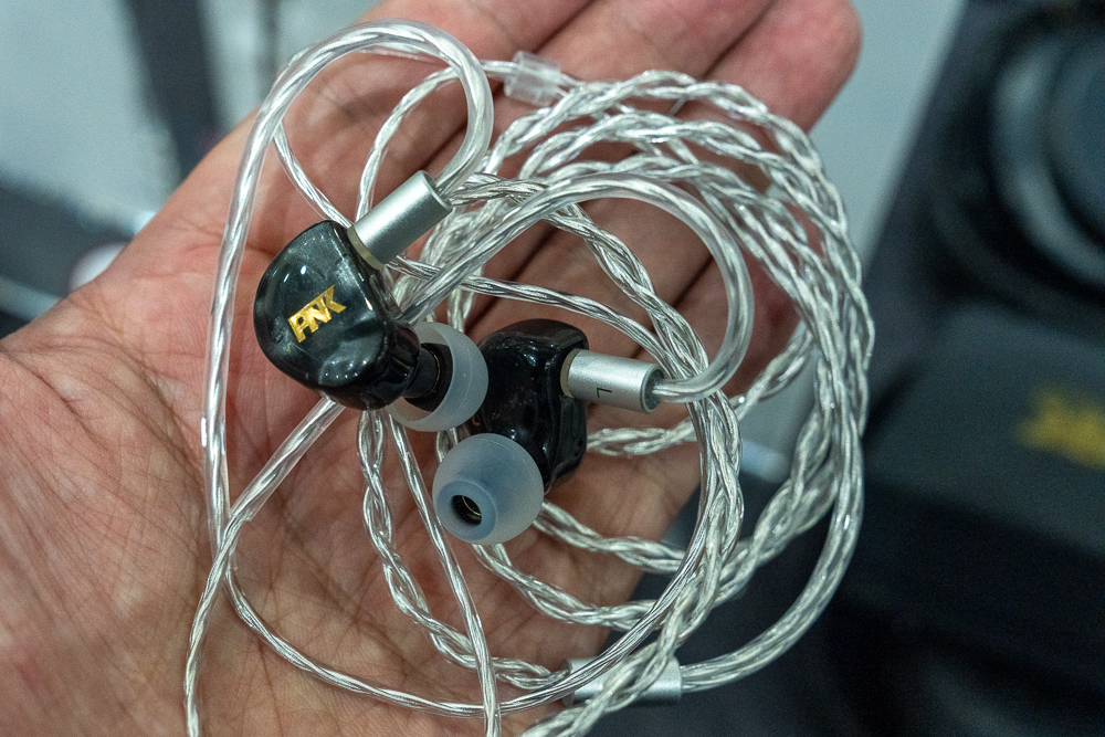 たっくん@e☆イヤホンの社長 tweet media