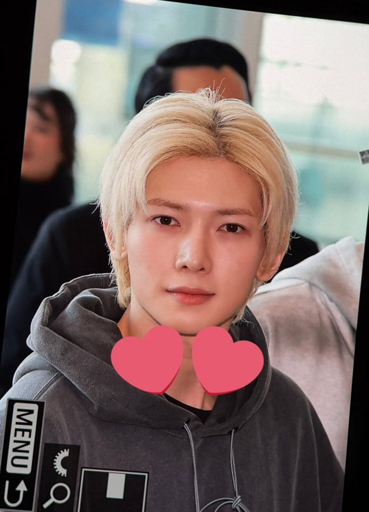 Does Yeosang Look Good Today? tweet media