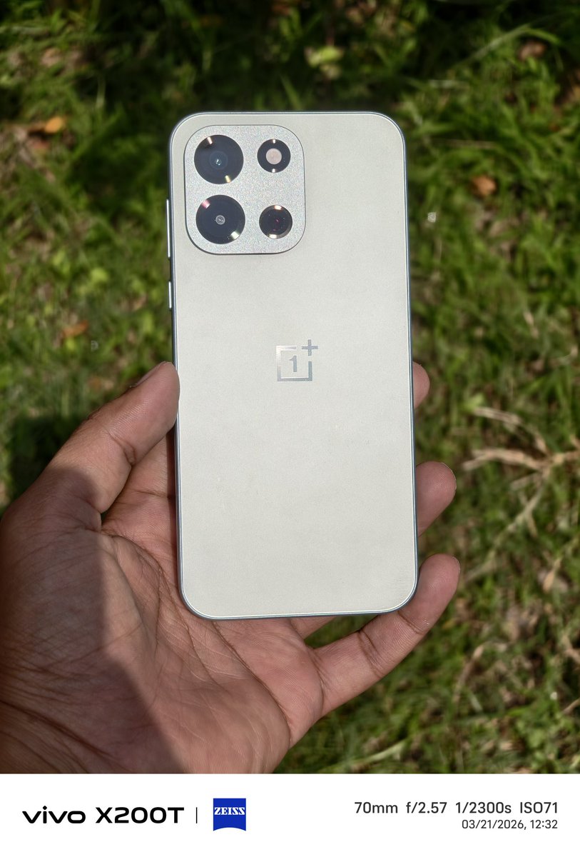 apurv⚡ tweet media