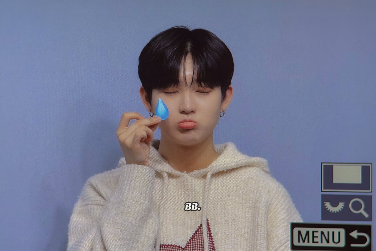 𝐁𝐁. tweet media