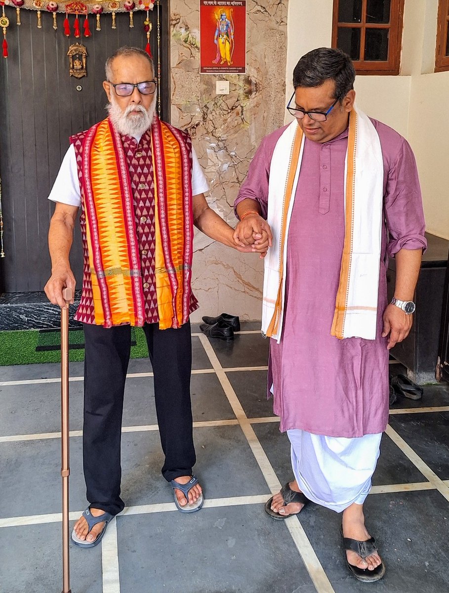 drkhuntia21's tweet image. Its our #FathersDay today, as 21stMarch is my Bapa's birthday. He completes 75yrs of life today &amp;amp; many more to go, our family's pillar of strength &amp;amp; support. A visionary &amp;amp; a man of principles, My guide &amp;amp; my pride💞 Praying for his good health &amp;amp; happiness🙏